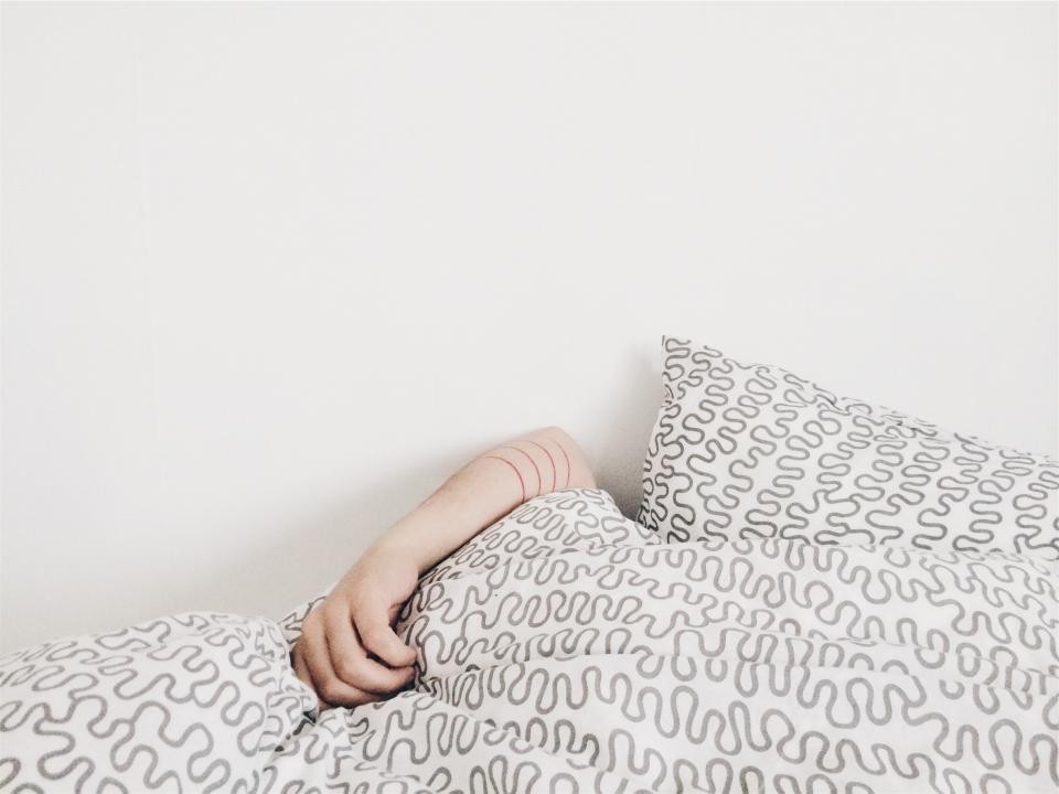 How to Lower Cortisol at Night for a Steadier Cycle