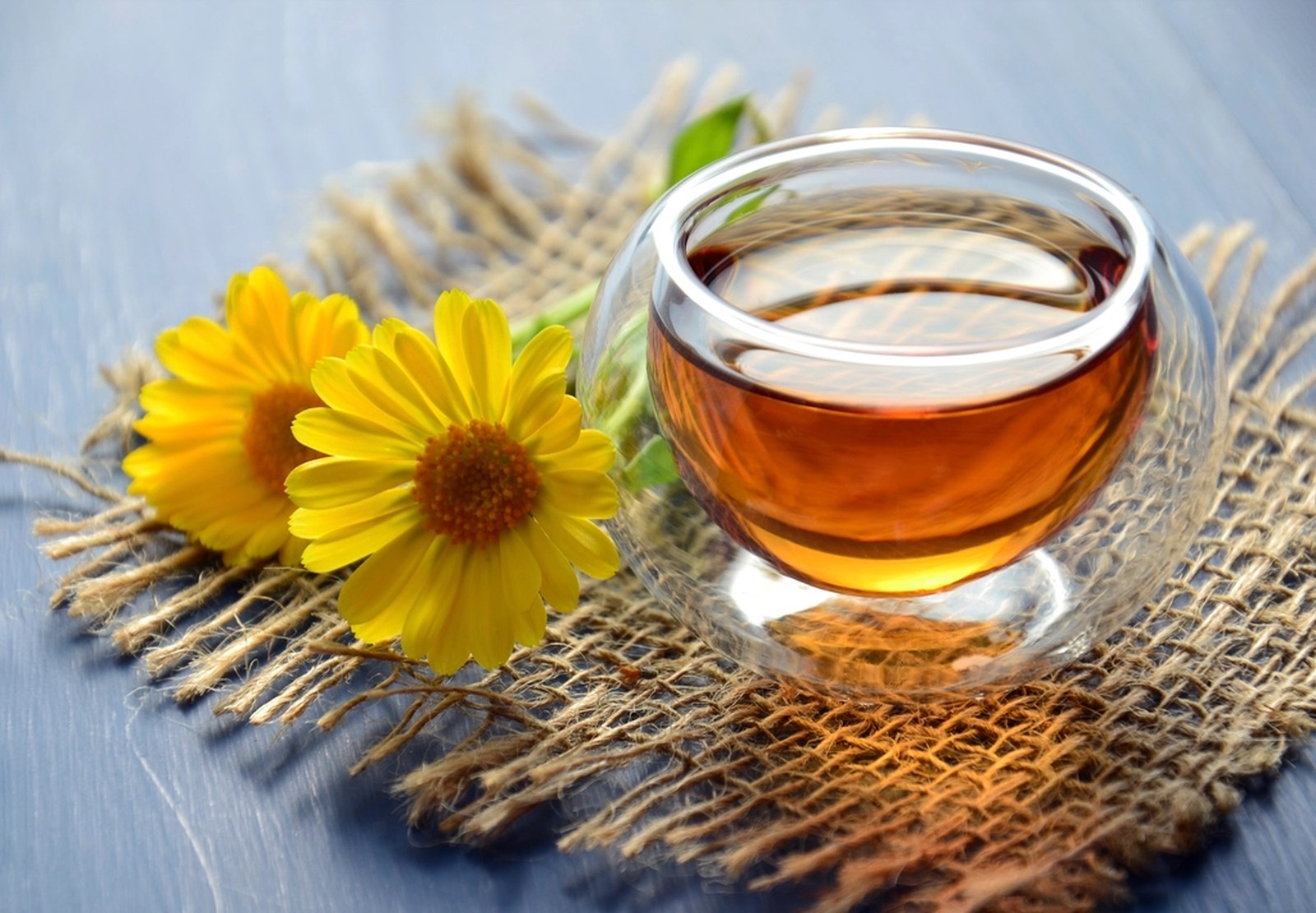 Ginger and Chamomile Tea for Period Cramps: What the Research Shows